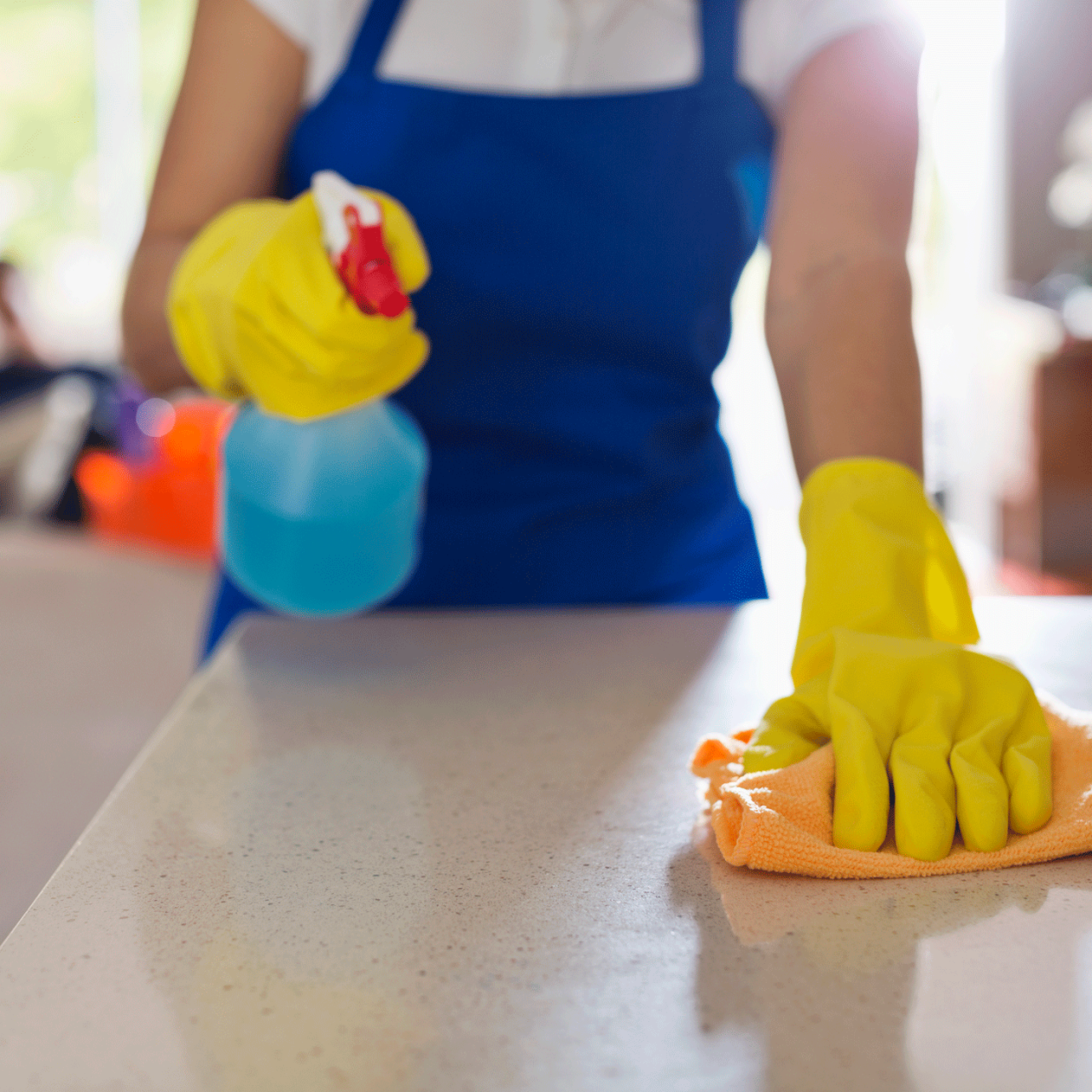 Professional cleaners reveals what they notice first in people’s homes ...